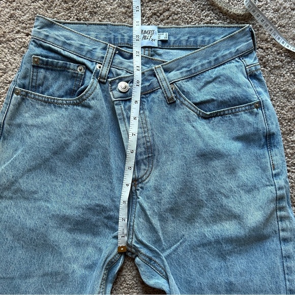 Princess Polly Holly Asymmetric Ripped Leg Jeans Light Wash Denim Size 2 - Picture 11 of 14